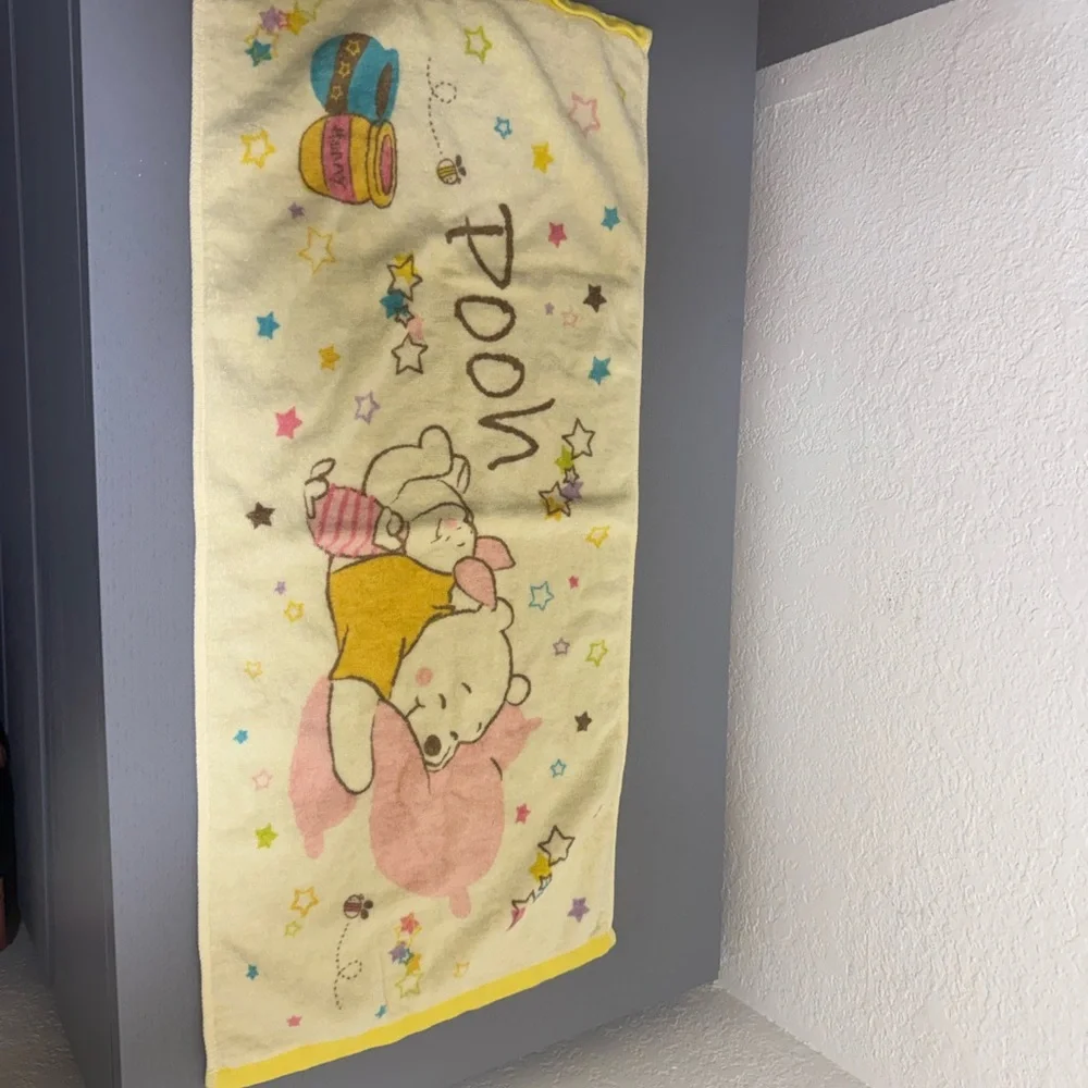 Set of 2 Winnie the Pooh Hand Towels